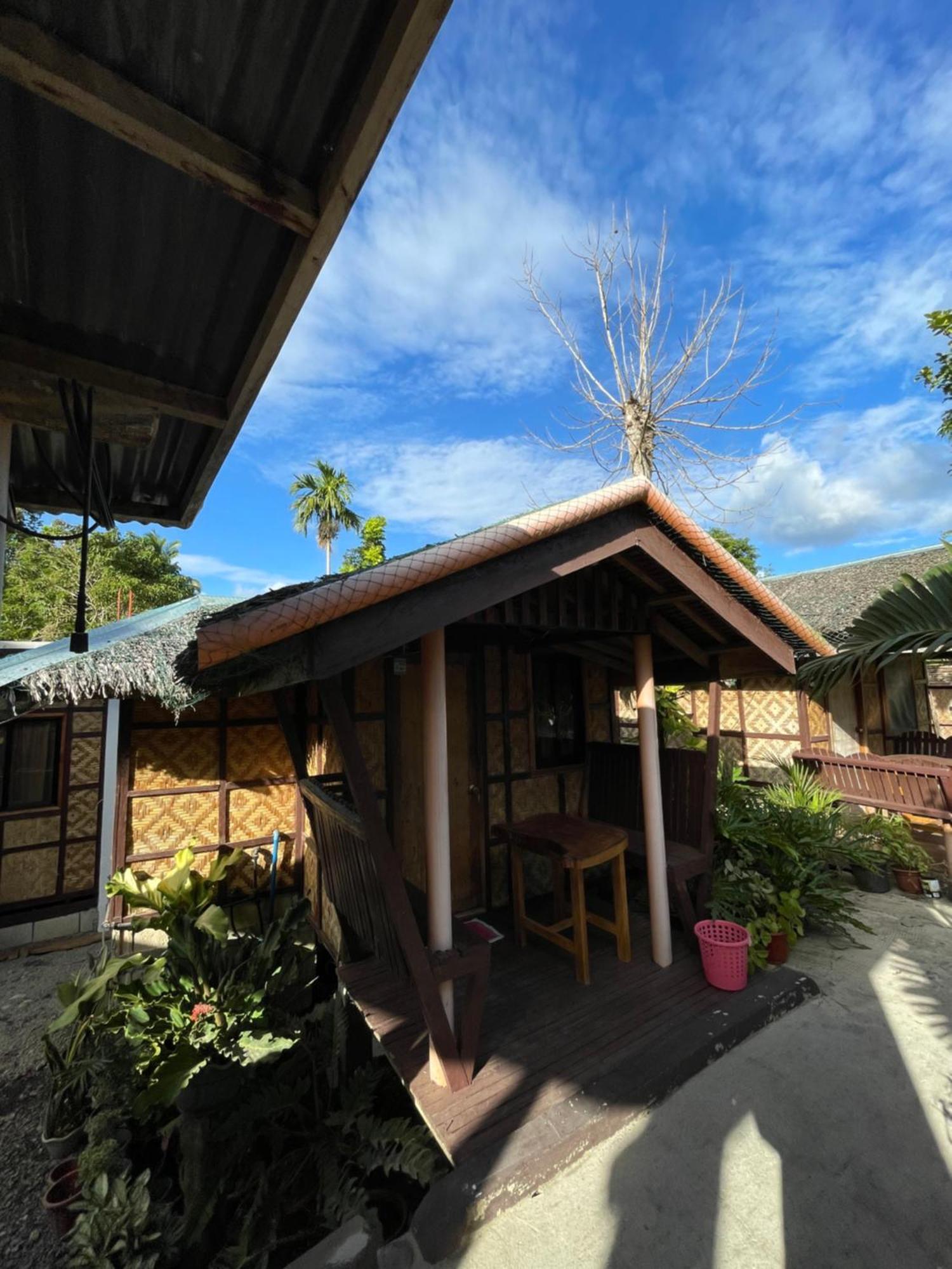 Fely'S Homestay Batuan Eksteriør bilde