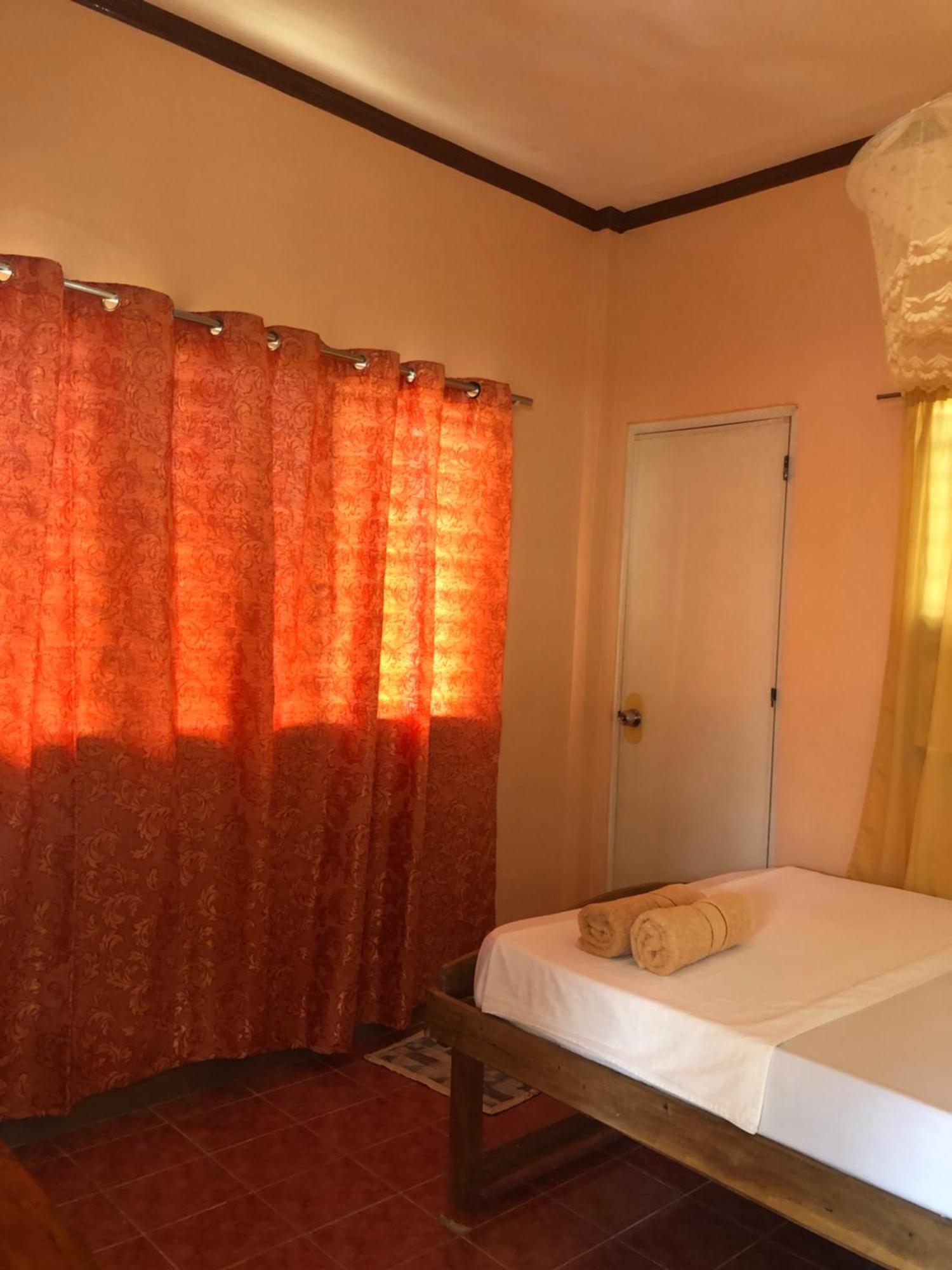 Fely'S Homestay Batuan Eksteriør bilde